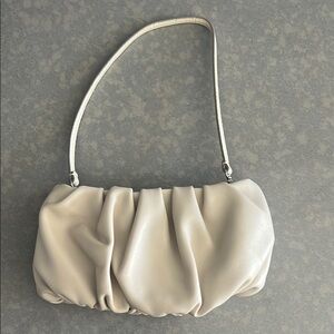 STAUD Bean Bag in Cream